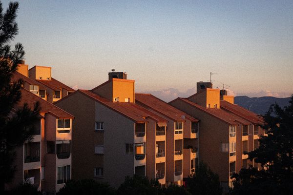Toits marseillais au coucher du soleil